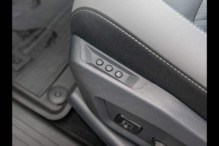 Jeep Compass 1.2 e-Hybrid First Edition | Premium Pack | Convenience Pack | Schuif/Kanteldak | Vulcano Black