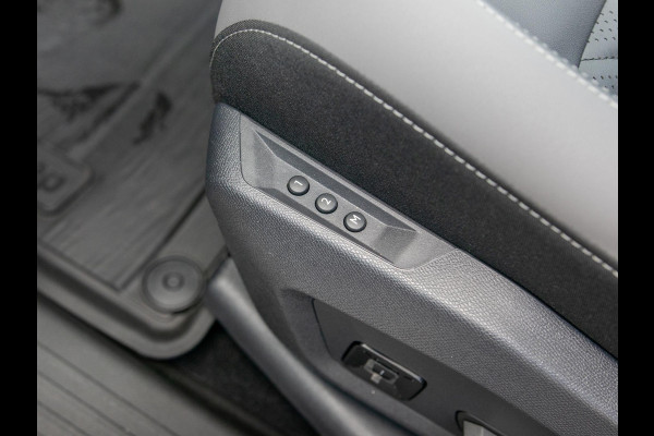 Jeep Compass 1.2 e-Hybrid First Edition | Premium Pack | Convenience Pack | Schuif/Kanteldak | Vulcano Black
