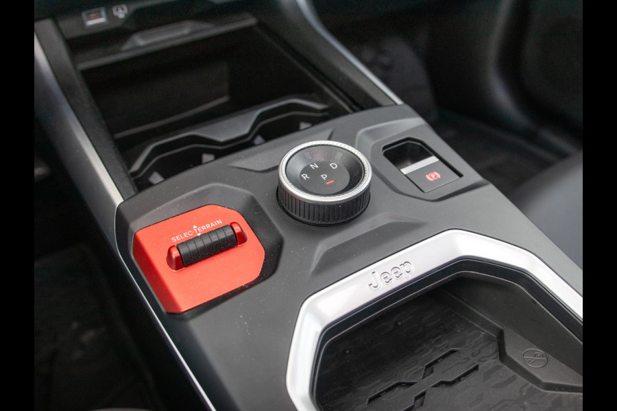 Jeep Compass 1.2 e-Hybrid First Edition | Premium Pack | Convenience Pack | Schuif/Kanteldak | Vulcano Black