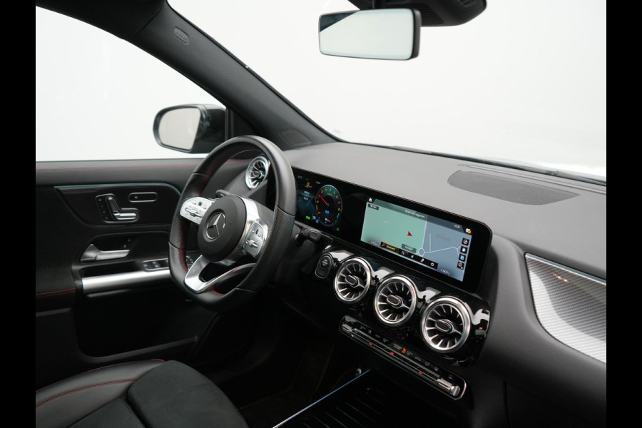 Mercedes-Benz GLA 250 e AMG Line PHEV 218pk Dealer O.H | Panodak | Camera | Alcantara Sportstoelen Memory & Verwarmd | Keyless | Apple Carplay | Cruise Control | Sfeerverlichting | Virtual | DAB | Navigatie | 19"L.M | Plug In Hybrid |