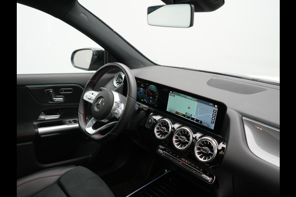 Mercedes-Benz GLA 250 e AMG Line PHEV 218pk Dealer O.H | Panodak | Camera | Alcantara Sportstoelen Memory & Verwarmd | Keyless | Apple Carplay | Cruise Control | Sfeerverlichting | Virtual | DAB | Navigatie | 19"L.M | Plug In Hybrid |