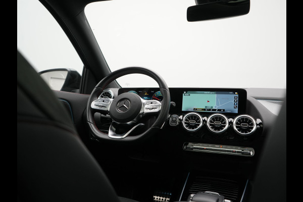 Mercedes-Benz GLA 250 e AMG Line PHEV 218pk Dealer O.H | Panodak | Camera | Alcantara Sportstoelen Memory & Verwarmd | Keyless | Apple Carplay | Cruise Control | Sfeerverlichting | Virtual | DAB | Navigatie | 19"L.M | Plug In Hybrid |