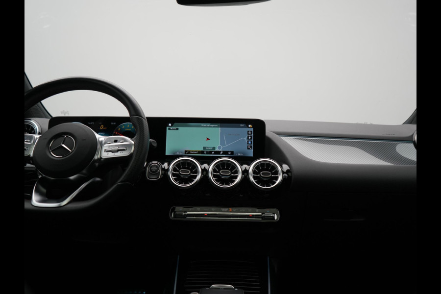Mercedes-Benz GLA 250 e AMG Line PHEV 218pk Dealer O.H | Panodak | Camera | Alcantara Sportstoelen Memory & Verwarmd | Keyless | Apple Carplay | Cruise Control | Sfeerverlichting | Virtual | DAB | Navigatie | 19"L.M | Plug In Hybrid |