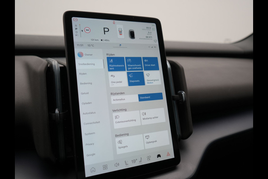 Volvo EX30 Single Motor Core 51 kWh | Adaptive Cruise | Camera | Stoelen & Stuur Verwarmd | Blis | Apple Carplay | Navigatie | DAB | 18"L.M |