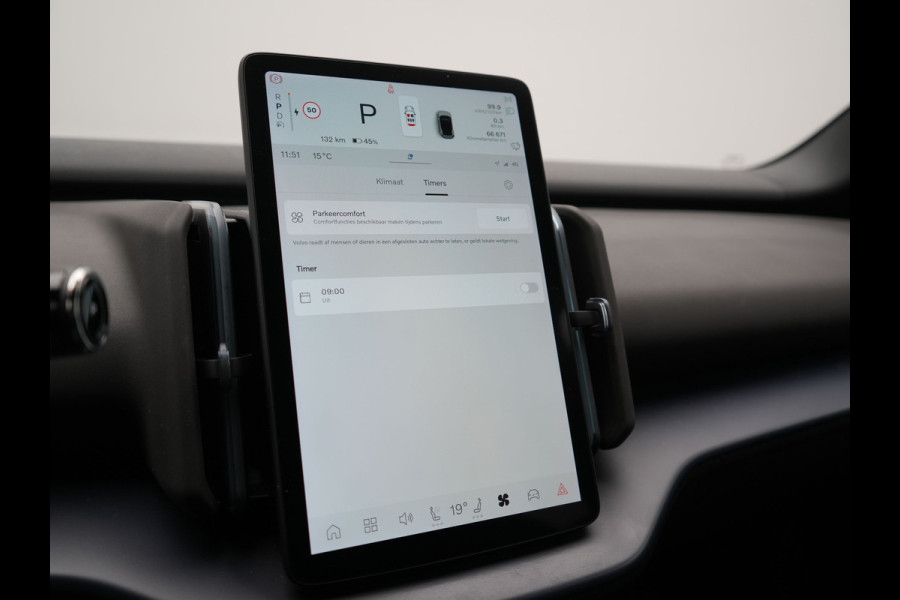 Volvo EX30 Single Motor Core 51 kWh | Adaptive Cruise | Camera | Stoelen & Stuur Verwarmd | Blis | Apple Carplay | Navigatie | DAB | 18"L.M |