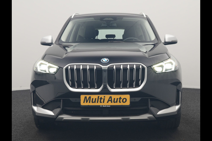 BMW X1 xDrive25e PHEV 245pk Dealer O.H | Trekhaak Af Fabriek | Adaptive Cruise | 360 Camera | Head Up | Harman / Kardon | Sportstoelen Memory & Massage | Stoelen & Stuur Verwarmd | Apple Carplay | DAB | Navigatie | Virtual | 19"L.M | Plug In Hybrid |