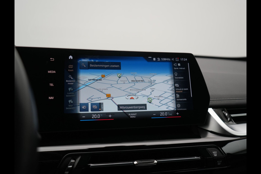 BMW X1 xDrive25e PHEV 245pk Dealer O.H | Trekhaak Af Fabriek | Adaptive Cruise | 360 Camera | Head Up | Harman / Kardon | Sportstoelen Memory & Massage | Stoelen & Stuur Verwarmd | Apple Carplay | DAB | Navigatie | Virtual | 19"L.M | Plug In Hybrid |
