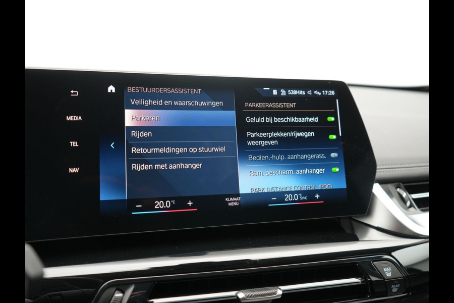 BMW X1 xDrive25e PHEV 245pk Dealer O.H | Trekhaak Af Fabriek | Adaptive Cruise | 360 Camera | Head Up | Harman / Kardon | Sportstoelen Memory & Massage | Stoelen & Stuur Verwarmd | Apple Carplay | DAB | Navigatie | Virtual | 19"L.M | Plug In Hybrid |