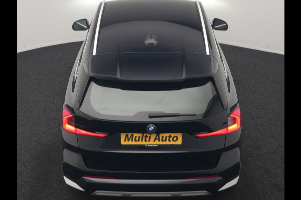 BMW X1 xDrive25e PHEV 245pk Dealer O.H | Trekhaak Af Fabriek | Adaptive Cruise | 360 Camera | Head Up | Harman / Kardon | Sportstoelen Memory & Massage | Stoelen & Stuur Verwarmd | Apple Carplay | DAB | Navigatie | Virtual | 19"L.M | Plug In Hybrid |
