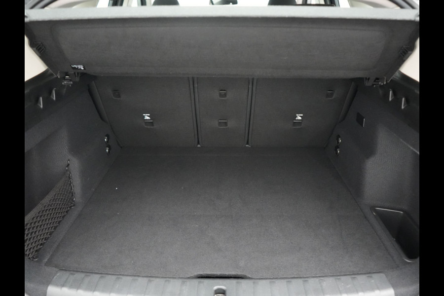 BMW X1 xDrive25e PHEV 245pk Dealer O.H | Trekhaak Af Fabriek | Adaptive Cruise | 360 Camera | Head Up | Harman / Kardon | Sportstoelen Memory & Massage | Stoelen & Stuur Verwarmd | Apple Carplay | DAB | Navigatie | Virtual | 19"L.M | Plug In Hybrid |