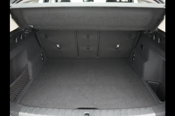 BMW X1 xDrive25e PHEV 245pk Dealer O.H | Trekhaak Af Fabriek | Adaptive Cruise | 360 Camera | Head Up | Harman / Kardon | Sportstoelen Memory & Massage | Stoelen & Stuur Verwarmd | Apple Carplay | DAB | Navigatie | Virtual | 19"L.M | Plug In Hybrid |