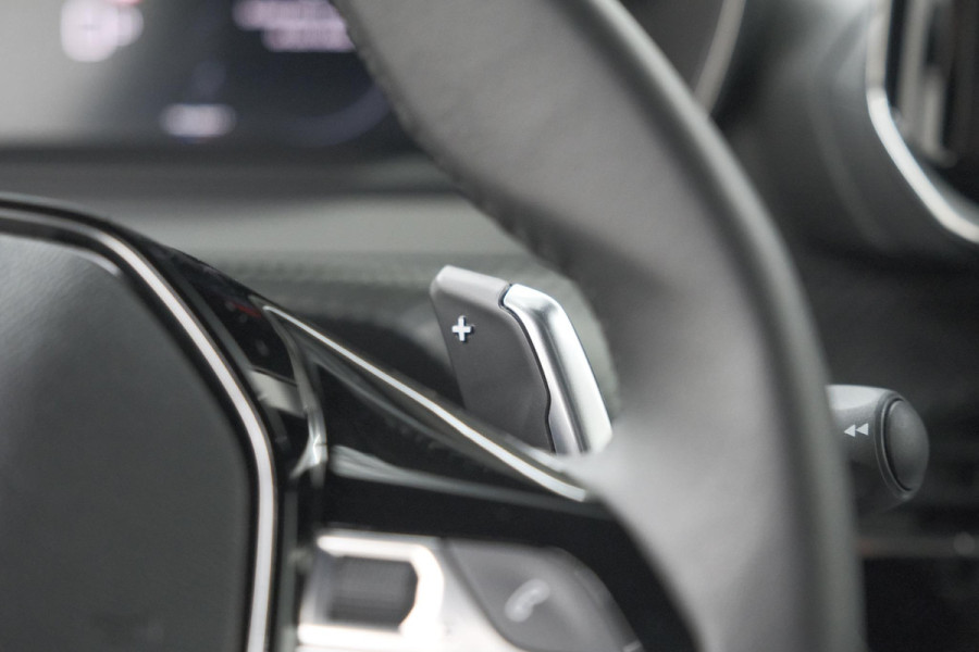 Peugeot 2008 1.2 Hybrid 145 Allure | 360 Camera | Adaptieve Cruise Control | Navigatie | Dodehoekdetectie
