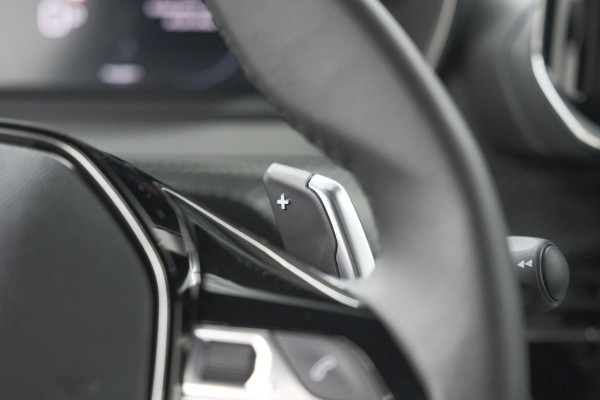 Peugeot 2008 1.2 Hybrid 145 Allure | 360 Camera | Adaptieve Cruise Control | Navigatie | Dodehoekdetectie