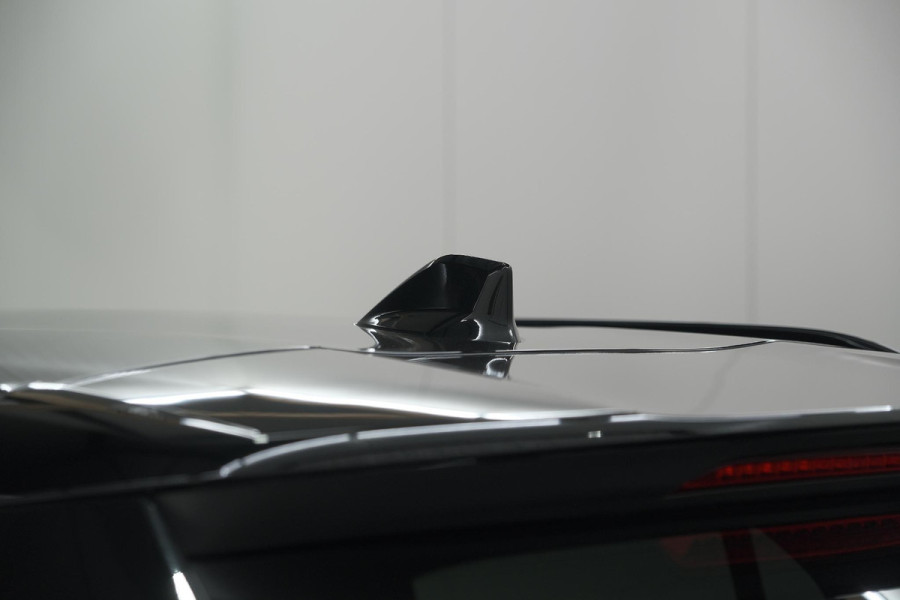 Peugeot 2008 1.2 Hybrid 145 Allure | 360 Camera | Adaptieve Cruise Control | Navigatie | Dodehoekdetectie
