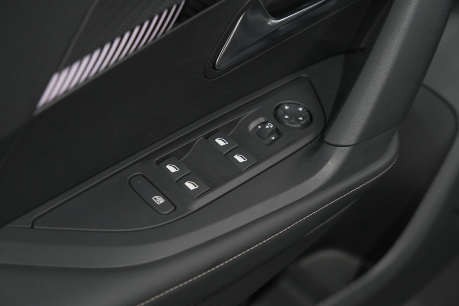 Peugeot 2008 1.2 Hybrid 145 Allure | 360 Camera | Adaptieve Cruise Control | Navigatie | Dodehoekdetectie