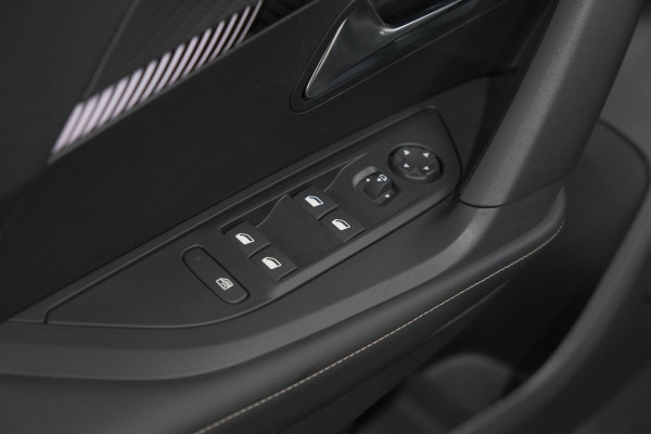 Peugeot 2008 1.2 Hybrid 145 Allure | 360 Camera | Adaptieve Cruise Control | Navigatie | Dodehoekdetectie