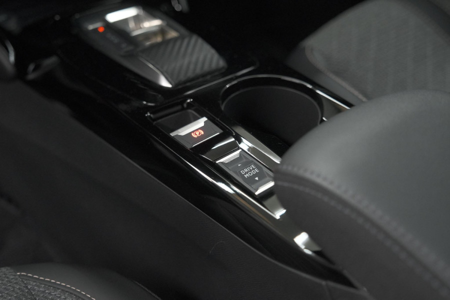 Peugeot 2008 1.2 Hybrid 145 Allure | 360 Camera | Adaptieve Cruise Control | Navigatie | Dodehoekdetectie