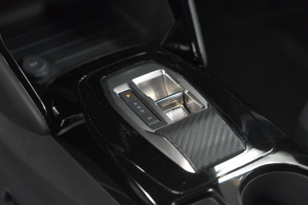 Peugeot 2008 1.2 Hybrid 145 Allure | 360 Camera | Adaptieve Cruise Control | Navigatie | Dodehoekdetectie
