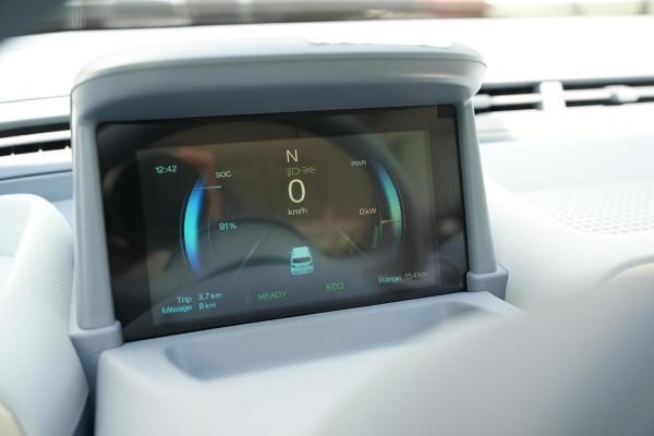 Bontu Mango Airco Radio/Bluetooth Camera 4 zitplaatsen