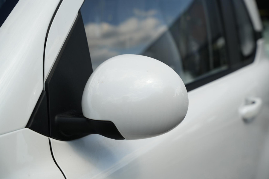 Bontu Mango Airco Radio/Bluetooth Camera 4 zitplaatsen