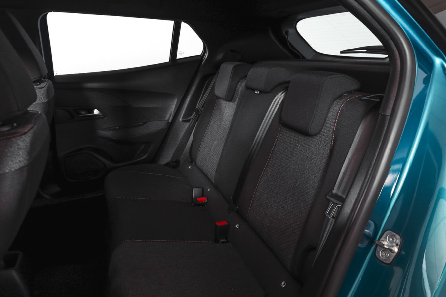 Peugeot 2008 1.2 Hybrid 136 Style | Cruise | PDC | Carplay/Android | ECC |
