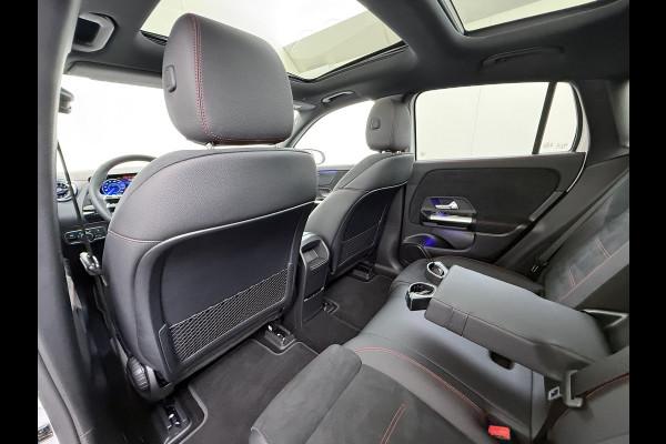 Mercedes-Benz EQA EQA 300 4MATIC AMG Line 71 kWh | Pano Carplay Winterpakket