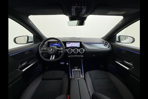 Mercedes-Benz EQA EQA 300 4MATIC AMG Line 71 kWh | Pano Carplay Winterpakket
