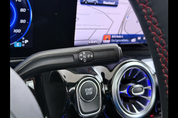 Mercedes-Benz EQA EQA 300 4MATIC AMG Line 71 kWh | Pano Carplay Winterpakket