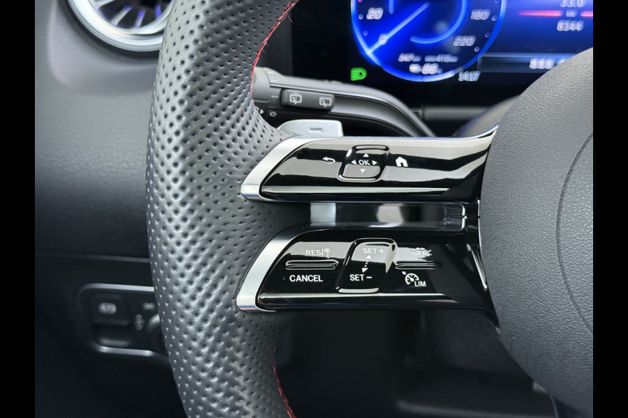 Mercedes-Benz EQA EQA 300 4MATIC AMG Line 71 kWh | Pano Carplay Winterpakket