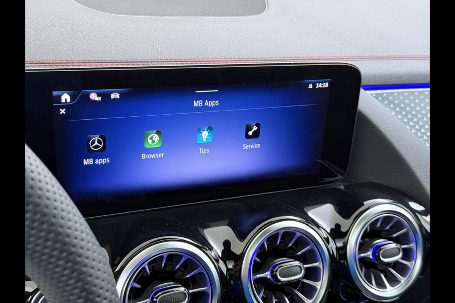 Mercedes-Benz EQA EQA 300 4MATIC AMG Line 71 kWh | Pano Carplay Winterpakket