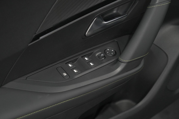 Peugeot 2008 1.2 Hybrid 145 GT | 360 Camera | Adaptieve Cruise control | Dodehoekdetectie | Navigatie