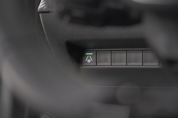 Peugeot 2008 1.2 Hybrid 145 GT | 360 Camera | Adaptieve Cruise control | Dodehoekdetectie | Navigatie
