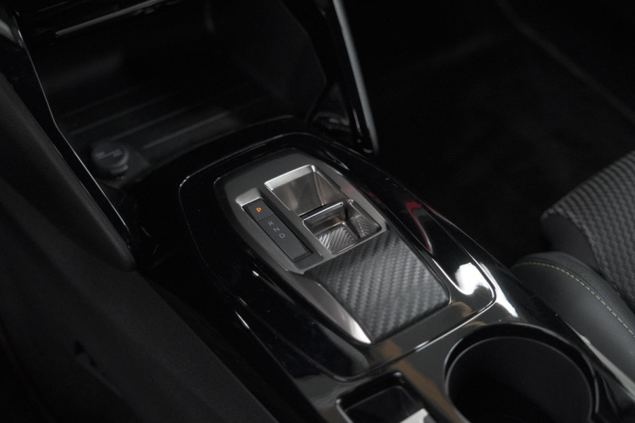 Peugeot 2008 1.2 Hybrid 145 GT | 360 Camera | Adaptieve Cruise control | Dodehoekdetectie | Navigatie
