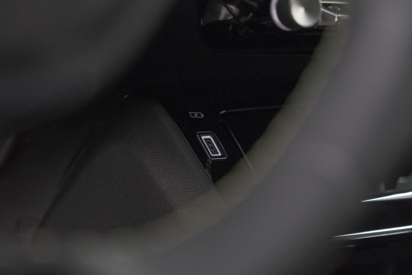 Peugeot 2008 1.2 Hybrid 145 GT | 360 Camera | Adaptieve Cruise control | Dodehoekdetectie | Navigatie