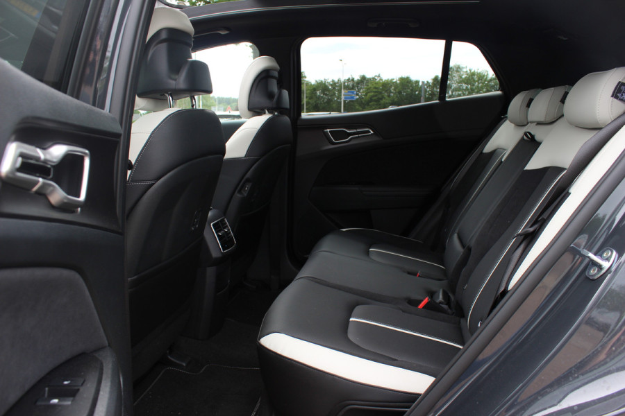 Kia Sportage 1.6 T-GDi Plug-in Hybrid GT-PlusLine / 4.621 km! / Panoramadak / 360Camera / Head-up / Leder / Matrix LED / Keyless / 19'' / CarPlay / Harman Kardon / Stoelventilatie / Stoelverwarming 4x / Dodehoek / DAB / ACC