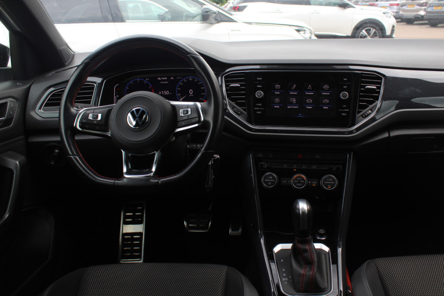 Volkswagen T-Roc 1.5 TSI Sport Business R / Camera / CarPlay / Virtual Cockpit / Sportstoelen / 18'' / LED / DAB / ACC
