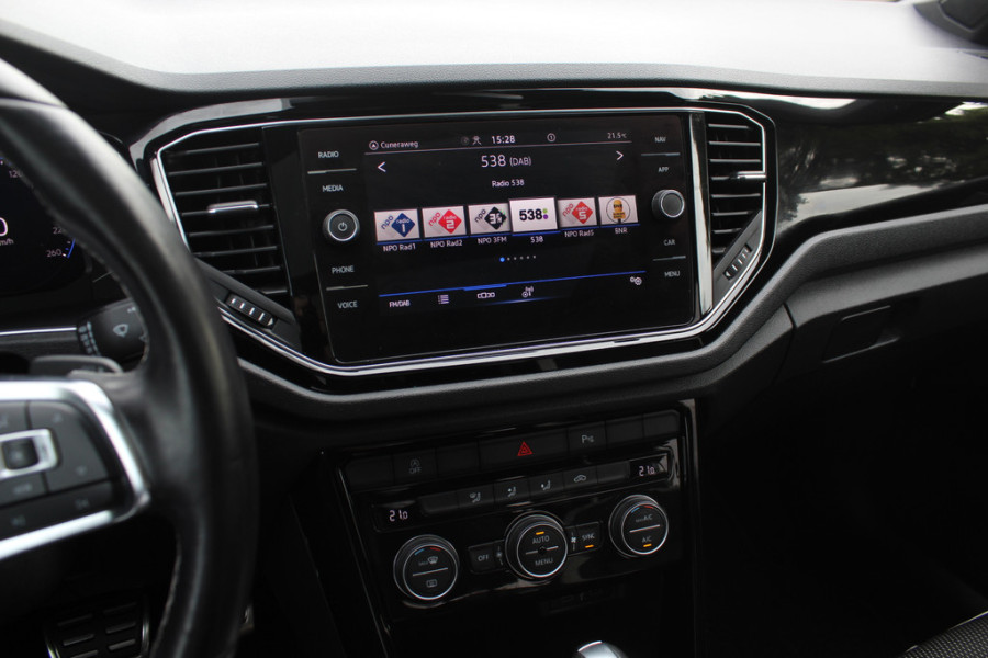 Volkswagen T-Roc 1.5 TSI Sport Business R / Camera / CarPlay / Virtual Cockpit / Sportstoelen / 18'' / LED / DAB / ACC