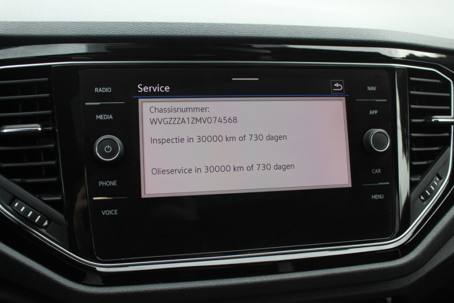 Volkswagen T-Roc 1.5 TSI Sport Business R / Camera / CarPlay / Virtual Cockpit / Sportstoelen / 18'' / LED / DAB / ACC