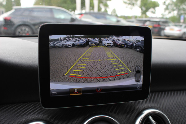 Mercedes-Benz A-Klasse 180 Sport Edition AMG / Camera / Navigatie / Leder&Alcantara / 18'' / Stoelverwarming / Cruise Control