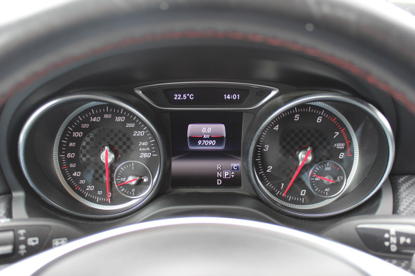 Mercedes-Benz A-Klasse 180 Sport Edition AMG / Camera / Navigatie / Leder&Alcantara / 18'' / Stoelverwarming / Cruise Control