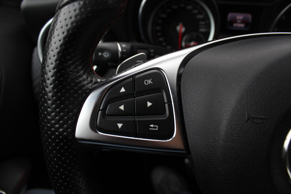 Mercedes-Benz A-Klasse 180 Sport Edition AMG / Camera / Navigatie / Leder&Alcantara / 18'' / Stoelverwarming / Cruise Control