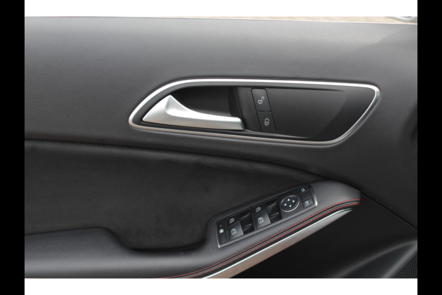 Mercedes-Benz A-Klasse 180 Sport Edition AMG / Camera / Navigatie / Leder&Alcantara / 18'' / Stoelverwarming / Cruise Control