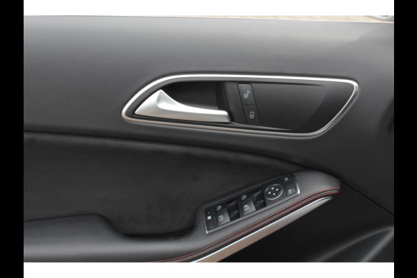 Mercedes-Benz A-Klasse 180 Sport Edition AMG / Camera / Navigatie / Leder&Alcantara / 18'' / Stoelverwarming / Cruise Control