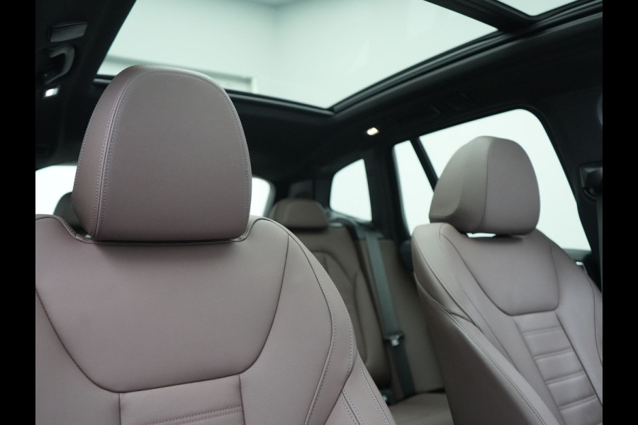 BMW iX3 High Executive 80 kWh 286pk Dealer O.H | Panodak | Head Up | Adaptive Cruise | 360 Camera | Harman / Kardon | Lederen Sportstoelen Memory & Verwarmd | Keyless | Apple Carplay | Blis | Sfeerverlichting | DAB | Navigatie | 20"L.M |