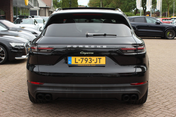 Porsche Cayenne 3.0 E-Hybrid / Panoramadak / Camera / Head-up / Leder / 21'' / Luchtvering / Bose / Sportuitlaat / Sportchrono / Stuur+Stoelverwamring / Dodehoek / DAB / ACC