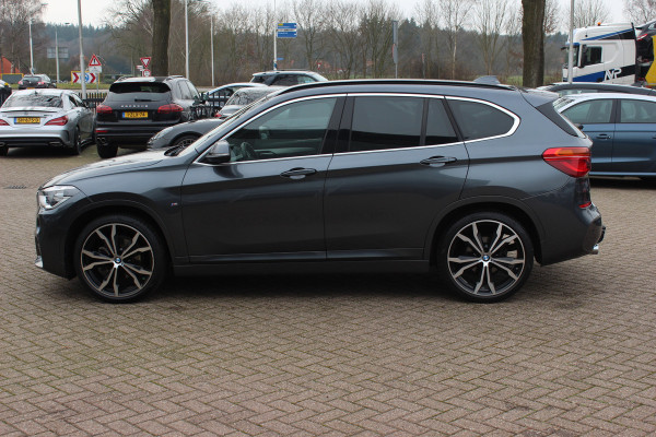 BMW X1 sDrive18i Executive Ed. M Sport / Trekhaak / Camera / Head-up / Alcantara / Navigatie / Sportstoelen / Getint glas / Cruise Control