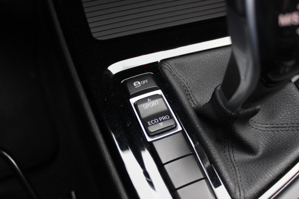 BMW X1 sDrive18i Executive Ed. M Sport / Trekhaak / Camera / Head-up / Alcantara / Navigatie / Sportstoelen / Getint glas / Cruise Control