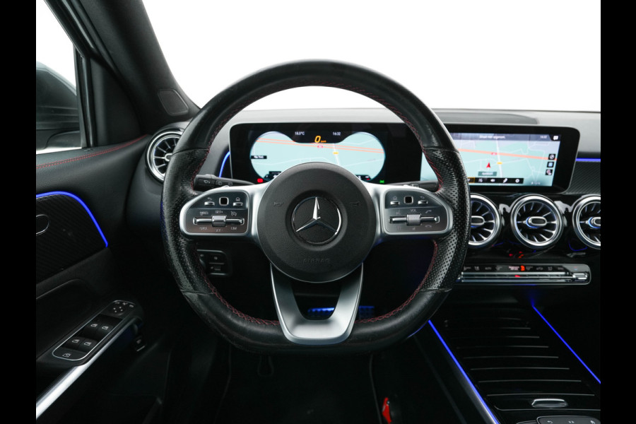 Mercedes-Benz Glb 200 Premium (INCL.BTW) Aut. *LEATHER-MICROFIBRE | FULL-LED | BLIND-SPOT | AMBIENT-LIGHT | WIDE-SCREEN-DIGICOCKPIT | HEATED-SPORTSEATS | CAMERA | KEYLESS | NAVI-FULLMAP | DAB+ | PRIVACY-GLASS | PDC | CRUI