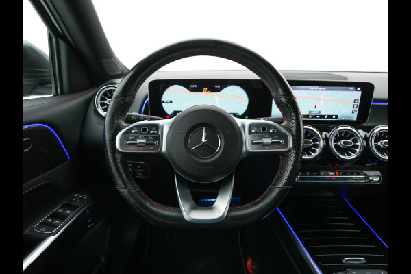 Mercedes-Benz Glb 200 Premium (INCL.BTW) Aut. *LEATHER-MICROFIBRE | FULL-LED | BLIND-SPOT | AMBIENT-LIGHT | WIDE-SCREEN-DIGICOCKPIT | HEATED-SPORTSEATS | CAMERA | KEYLESS | NAVI-FULLMAP | DAB+ | PRIVACY-GLASS | PDC | CRUI