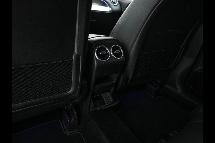 Mercedes-Benz Glb 200 Premium (INCL.BTW) Aut. *LEATHER-MICROFIBRE | FULL-LED | BLIND-SPOT | AMBIENT-LIGHT | WIDE-SCREEN-DIGICOCKPIT | HEATED-SPORTSEATS | CAMERA | KEYLESS | NAVI-FULLMAP | DAB+ | PRIVACY-GLASS | PDC | CRUI